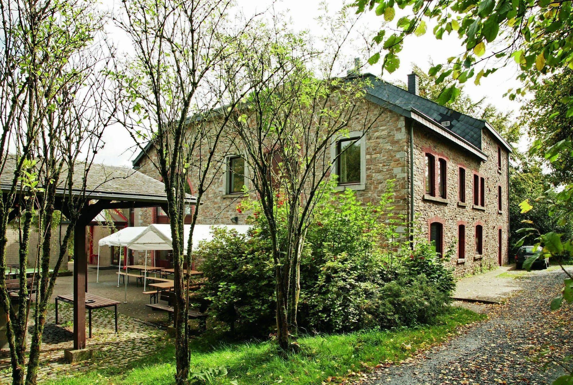 Auberge De Jeunesse De La Roche - Champlon Tenneville Екстериор снимка